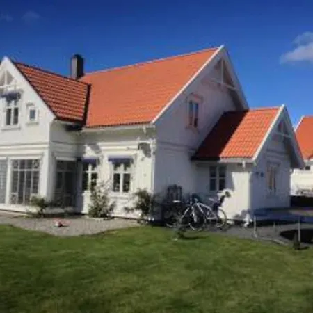 Luxury Wooden In Norwegian Archipelago Villa *